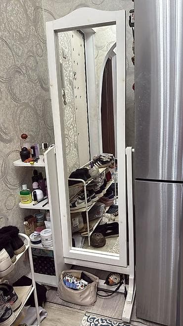 зеркало установка: Напольное зеркало с рамой и полкой + металлическая этажерка для — 1