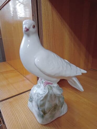 продаю медали: Фарфоровые Статуэтки ЛФЗ Лось - 1500 сом Пушкин- 1500 сом сломано — 5