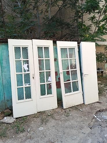 time try: Б/у Двери межкомнатные деревянные с остеклением. 1000 сом за штуку — 1