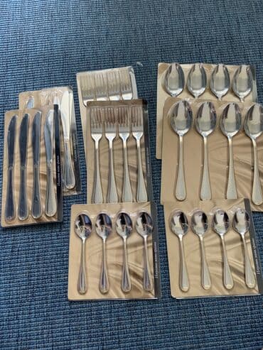 набор кухонных ножей: Набор на 8 персон большая маленькая вилки и ножи, новая — 1