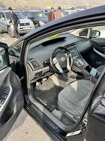 Toyota: Toyota Prius: 2011 г., 1.8 л, Вариатор, Гибрид, Хэтчбэк — 5