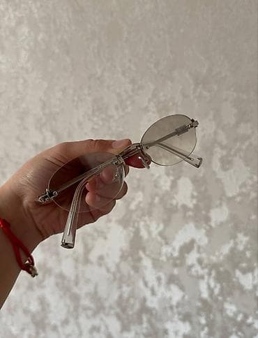Золотые украшения: Новые шикарные, брендовые очки. Покупала за 2000 сом, отдам за 500 — 4