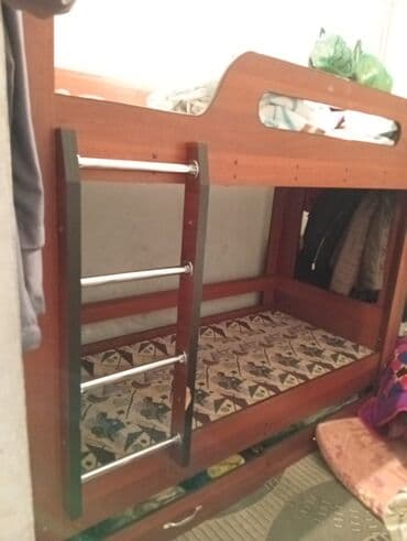 двухъярусная кровать для взрослых с диваном: Двухъярусная кровать из ЛДСП в цвете «орех».б/у 190/80 - Компоновка — 2