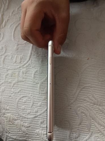 кнопочный телефон новый: IPhone 8, Б/у, 64 ГБ, Rose Gold, Чехол, 100 % — 8