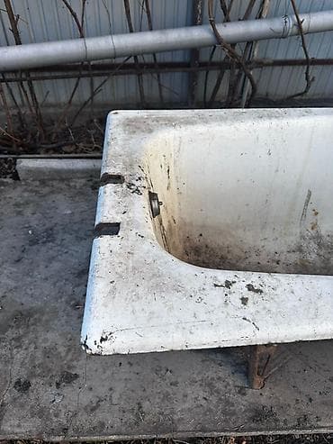 бочок для бани: Чугунная ванна на ножках, классическая прямоугольная форма. Основные — 2