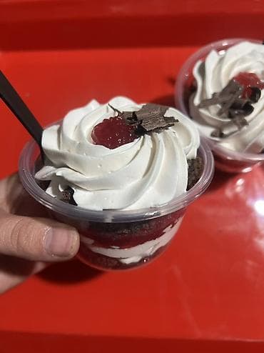 птица домашняя: Десерты в стаканчиках - «Вишня–шоколад»: слоёный десерт в прозрачном — 3