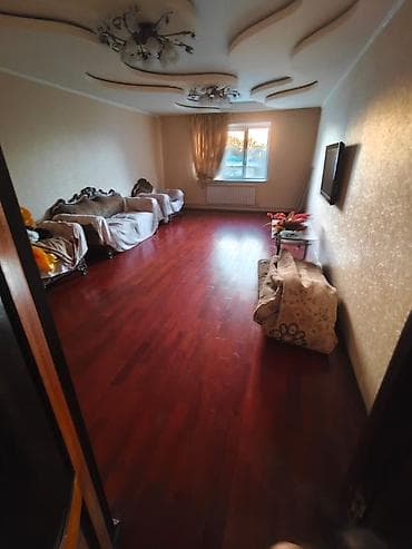 act building: Сдаётся просторный двухэтажный дом с мансардным уровнем. - — 10