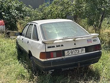 Ford Sierra: 1991 г., 2 л, Бензин, Седан — 2