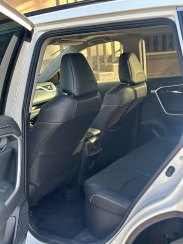 продаю тойота раф4: Toyota RAV4: 2023 г., 2.5 л, Автомат, Гибрид, Кроссовер — 7