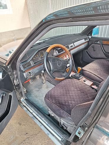 camry 2010: Mercedes-Benz W124: 1994 г., 2.2 л, Ручные, Бензин, Седан — 1