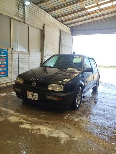 Продажа авто: Volkswagen Golf: 1994 г., 1.8 л, Механика, Бензин, Хэтчбэк — 1