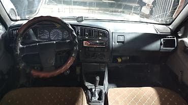 Volkswagen Passat: 1988 г., 1.8 л, Механика, Бензин, Седан — 8