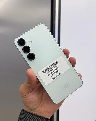 Samsung Galaxy S25, Б/у, 256 ГБ, цвет - Зеленый, В рассрочку, 1 SIM, eSIM