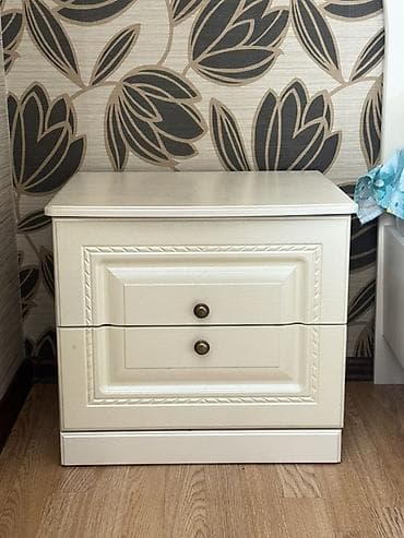 Спальные гарнитуры: Спальный гарнитур в классическом стиле, цвет айвори/молочный, с резным — 3