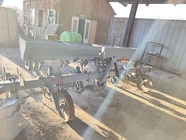 forester sf5: Культиватор-окучник с бункерами для внесения удобрений Описание: - — 5