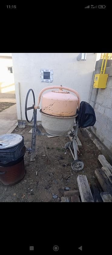 Бетономешалки, смесители: Бетономешалка Гравитационная, Средняя (150 - 300 л), Б/у — 5