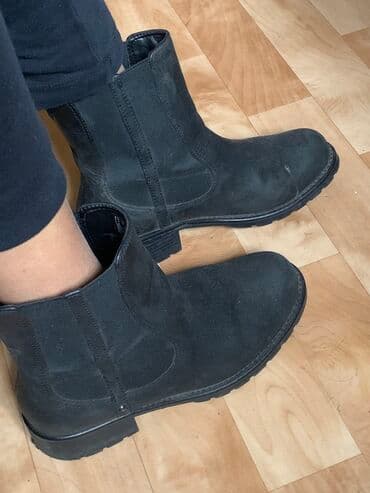 сапоги из натурального меха и кожи: Сапоги, 38, Clarks, Б/у, цвет - Черный, Бесплатная доставка, Самовывоз — 1