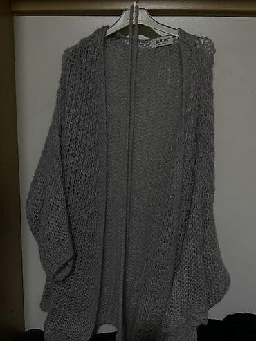 вкладыши для одежды: Элегантный женский вязаный кардиган от CLOTHÉ, произведенный в Италии — 1