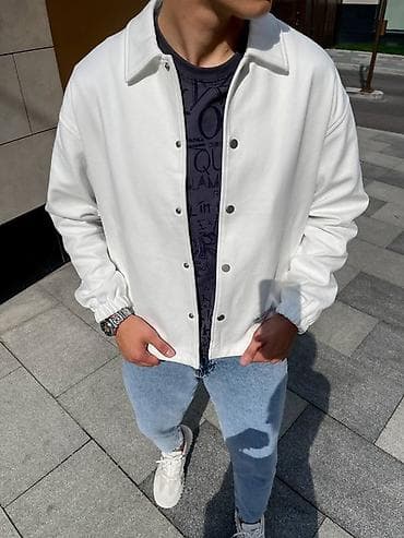 Мужская лёгкая куртка-рубашка (overshirt) белого цвета. - Прямой