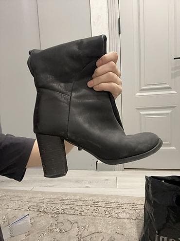 Сапоги: Женские черные сапоги-трансформеры из гладкой кожи. - Два варианта — 2