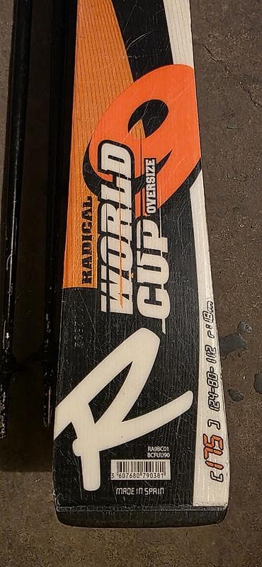 горнолыжное снаряжение: Горнолыжный комплект для катания. лыжи -10000. ботинки - 5000 — 7