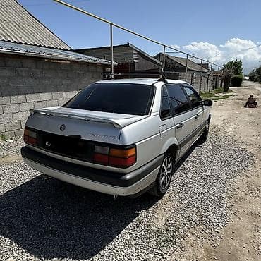 tesla model y: Volkswagen Passat: 1989 г., Седан — 5