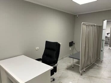 продаю дом ленинское: Продаю Офис 60 м², С ремонтом, С мебелью, Многоэтажное здание, 1 этаж — 3