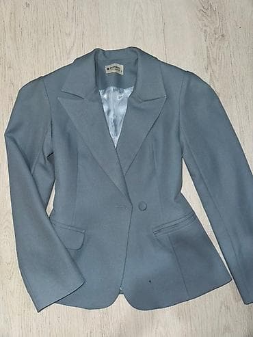 Женский пиджак Bonitto одета один раз .размер для худых девушек с и на