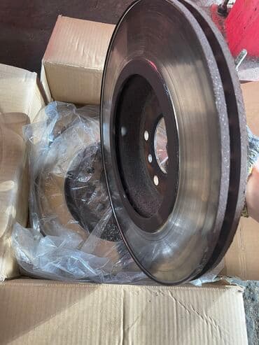 перфорированные тормозные диски: Предний тормозной диск BMW 2003 г., Оригинал — 2