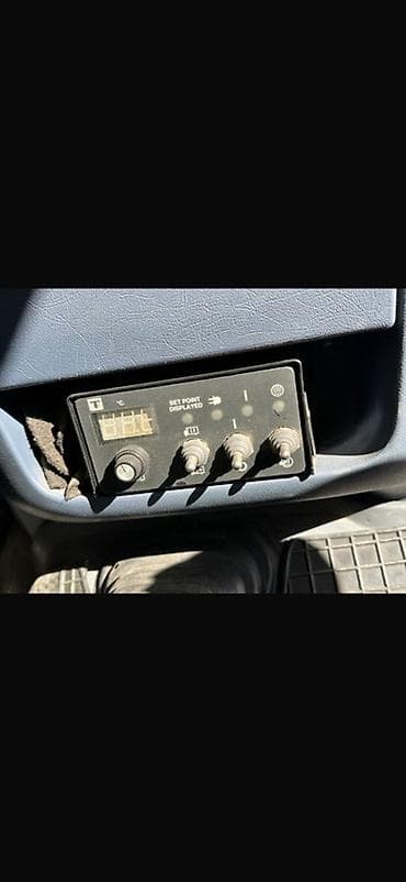 авто элек: Жеңил жүк ташуучу унаа, Mercedes-Benz — 4