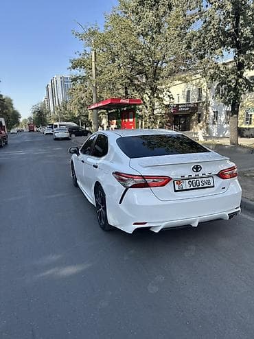 2 8: Toyota Camry: 2018 г., 2.5 л, Автомат, Бензин, Седан — 3