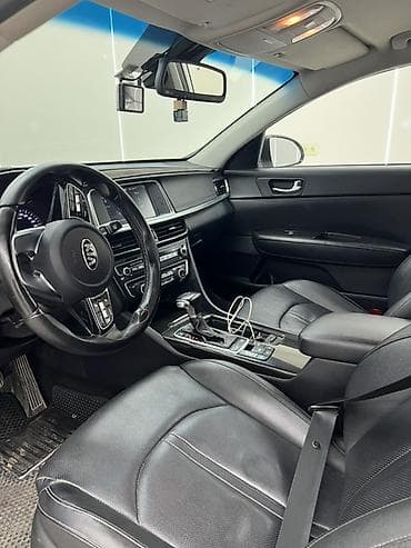 arizzo 8: Kia K5: 2018 г., Седан — 6