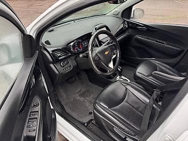 city: Chevrolet Spark: 2015 г., 1 л, Вариатор, Бензин, Хэтчбэк — 4