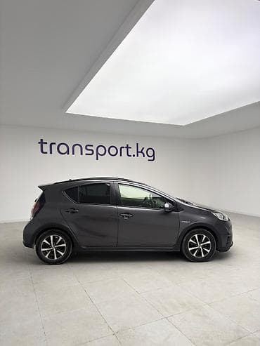 prius: Toyota Prius C: 2019 г., 1.6 л, Автомат, Гибрид, Хэтчбэк — 3