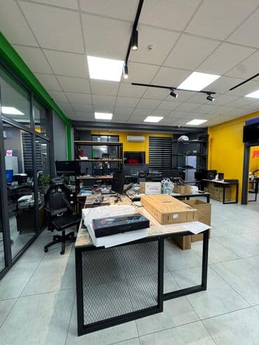 Ижарага берем Офистик, 100 м², Турак комплексинде, Тоолор көрүнүп турат, 1-катар, Жабдуулары менен lalafo.kg да Ижарага берем Офистик, 100 м², Турак комплексинде, Тоолор көрүнүп турат, 1-катар, Жабдуулары менен