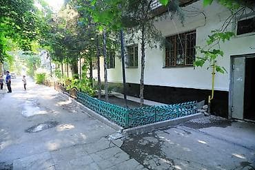 3: 3 комнаты, 61 м², Кудайберген авторынок Индивидуалка, 1 этаж, Старый ремонт — 1