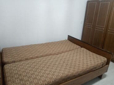 срочно связи переездом: Спальный гарнитур, Б/у, Двуспальная кровать, ДСП, Самовывоз — 1