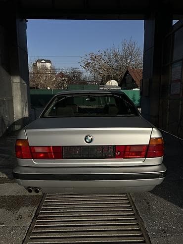 бокс сдаю: BMW 5 series: 1992 г., 2.5 л, Автомат, Бензин, Седан — 7