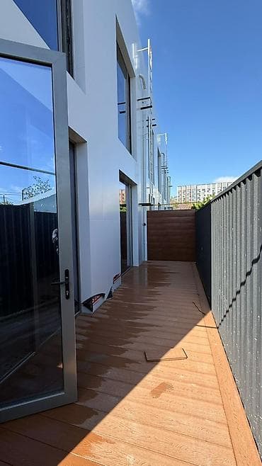 Секционные ворота: 🏡 Таунхаусы в топовой локации города! Комфорт, стиль и всё рядом — — 5