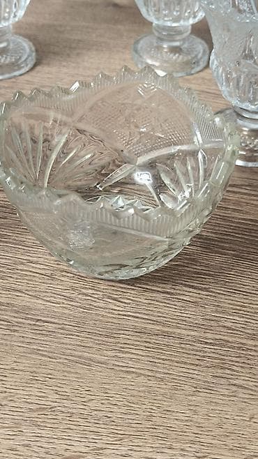 магнит бу: Набор из прессованного стекла с резным узором: - 4 креманки/вазочки — 4