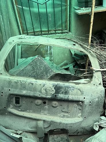 прадо 2015: Крышка багажника Toyota, 2015 г., Б/у, Оригинал — 1