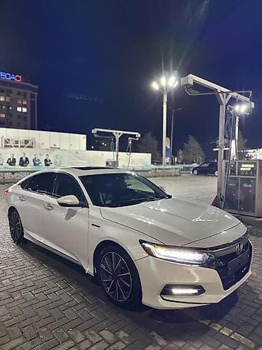 Унаа сатуу: Honda Accord: 2019 г., 2 л, Вариатор, Гибрид, Седан — 3