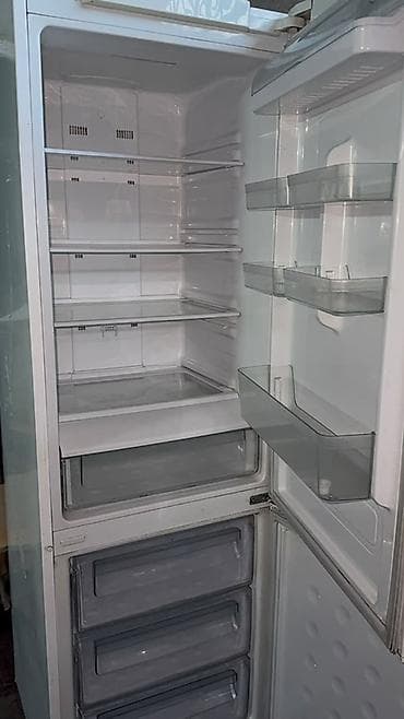 water cooler: Холодильник Samsung с нижней морозильной камерой - Цвет: белый — 2