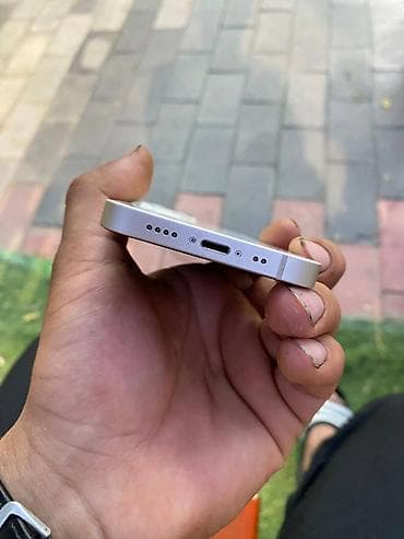 m4 max: IPhone 13 mini, 256 ГБ, Серебристый — 3