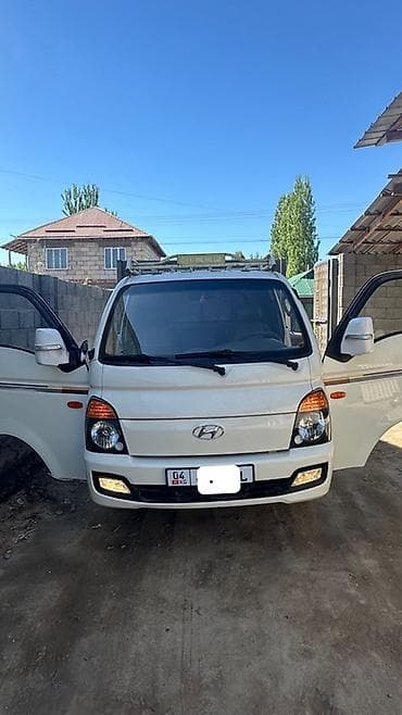 205 70 15 с: Легкий грузовик, Hyundai — 1