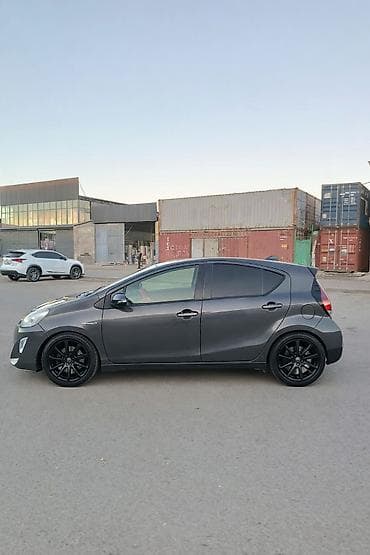 corolla levin: Toyota Prius C: 2017 г., 1.5 л, Вариатор, Гибрид, Хэтчбэк — 10
