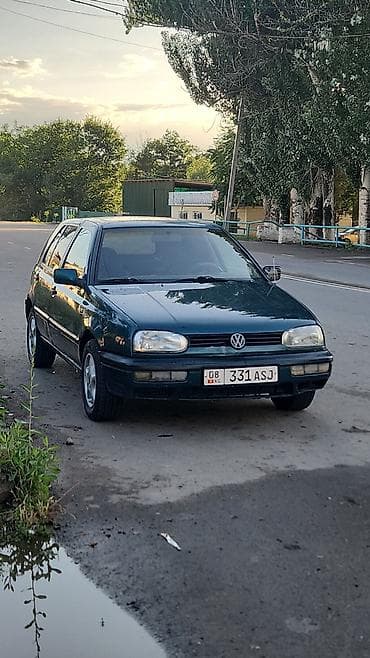 Volkswagen Golf: 1994 г., 1.6 л, Механика, Газ, Хэтчбэк