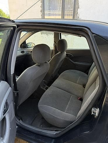 Транспорт: Ford Focus: 2002 г., Автомат, Бензин, Седан — 7