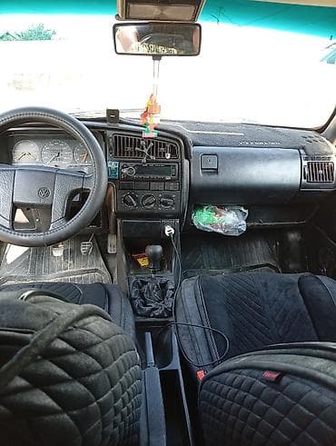 b class: Volkswagen Passat Variant: 1993 г., 1.8 л, Механика, Бензин, Универсал — 4