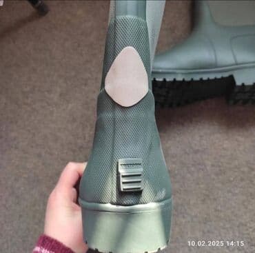 Киреге берилүүчү кийимдер: Резиновые сапоги Треторн
Размеры 40 41 42 43 44 — 4